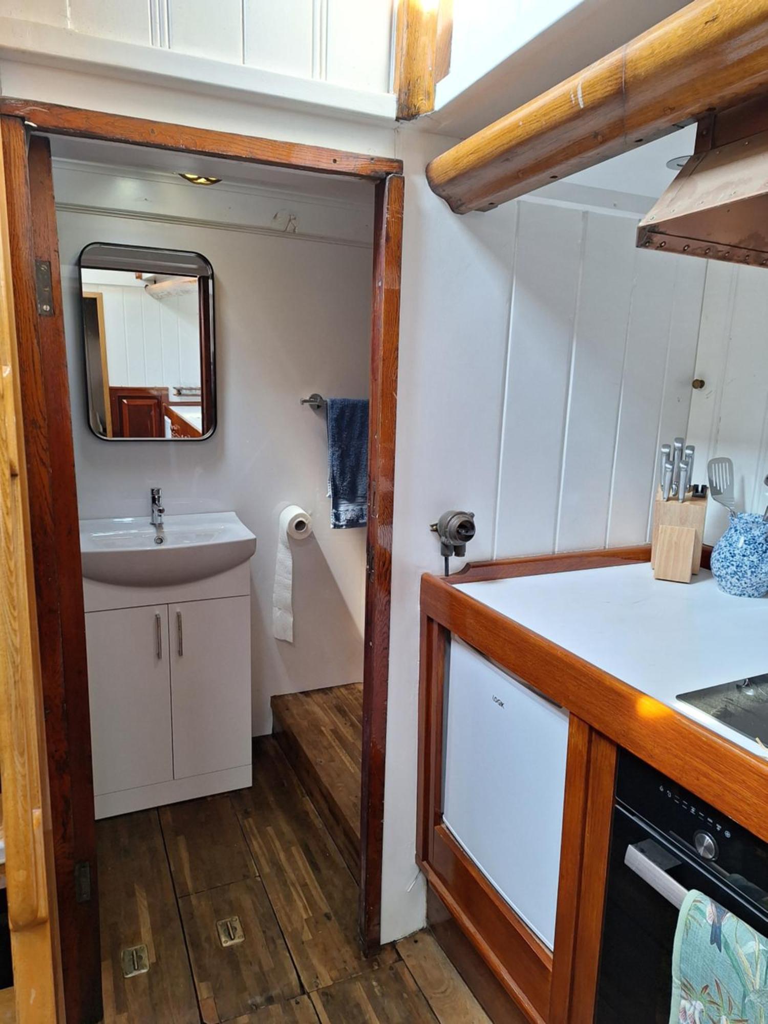 Historic Wooden Ship 'Ursula' East Cowes Zewnętrze zdjęcie
